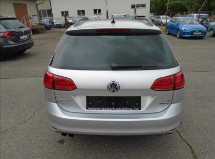Volkswagen - Golf