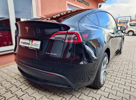 Tesla - Model Y