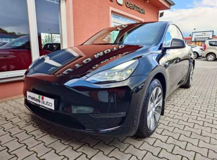 Tesla - Model Y