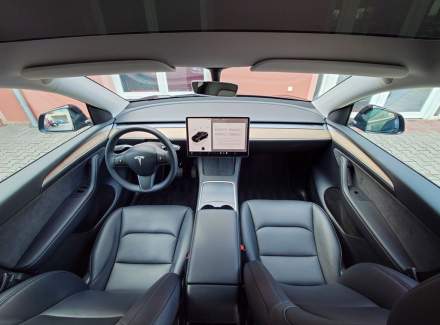 Tesla - Model Y