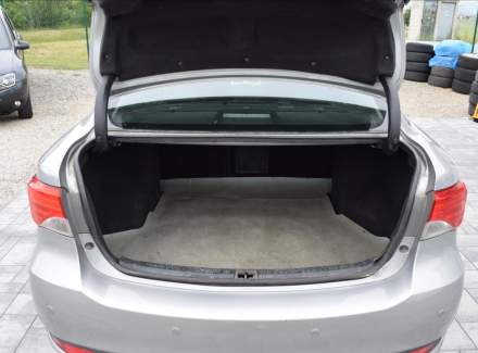 Toyota - Avensis