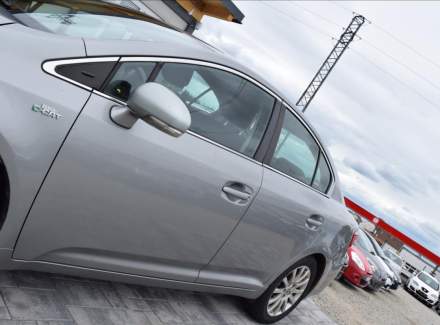 Toyota - Avensis