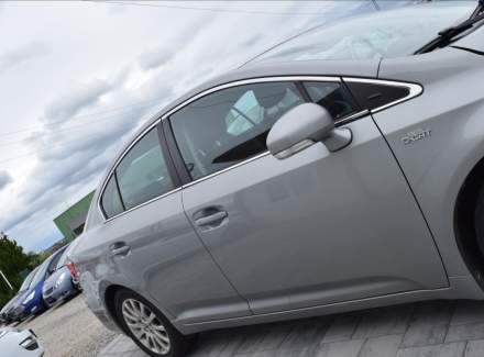 Toyota - Avensis
