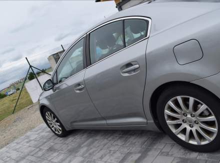Toyota - Avensis