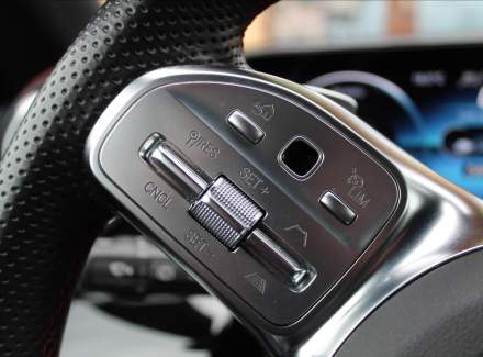 Mercedes-Benz - CLA