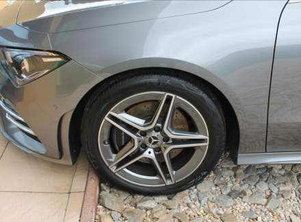 Mercedes-Benz - CLA
