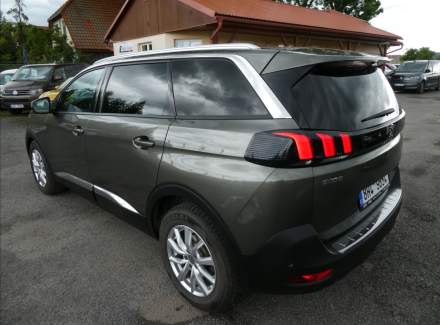 Peugeot - 5008