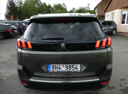 Peugeot - 5008