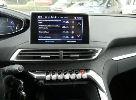 Peugeot - 5008