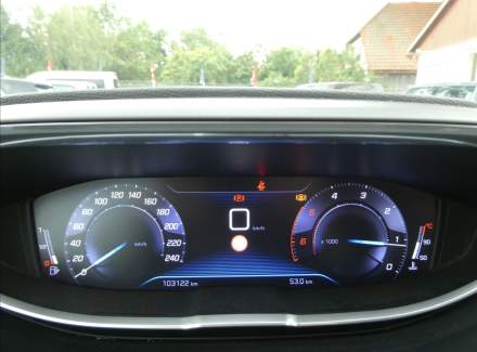 Peugeot - 5008