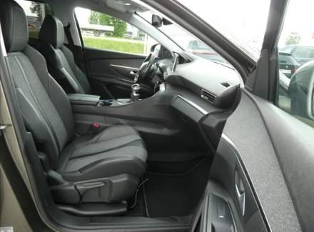 Peugeot - 5008
