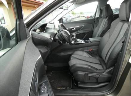 Peugeot - 5008
