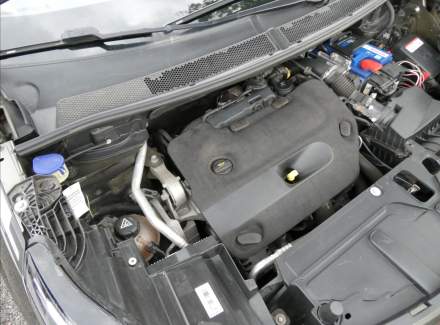 Peugeot - 5008