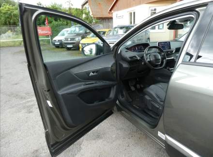 Peugeot - 5008