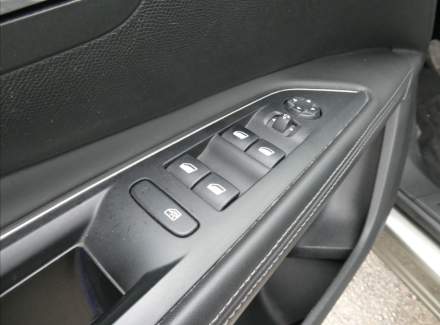 Peugeot - 5008