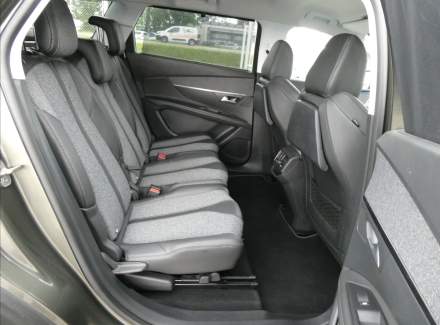 Peugeot - 5008