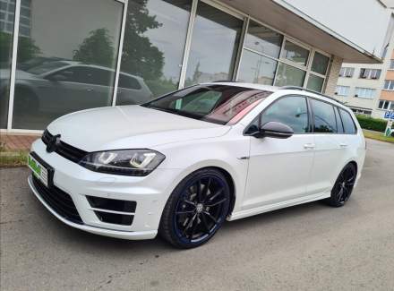 Volkswagen - Golf