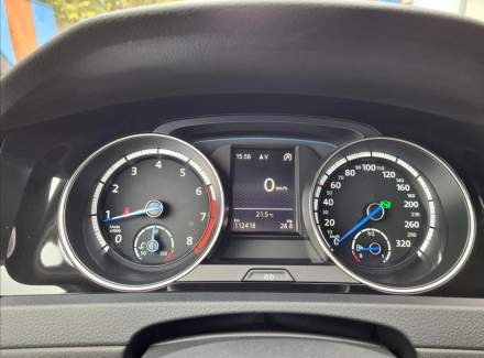 Volkswagen - Golf