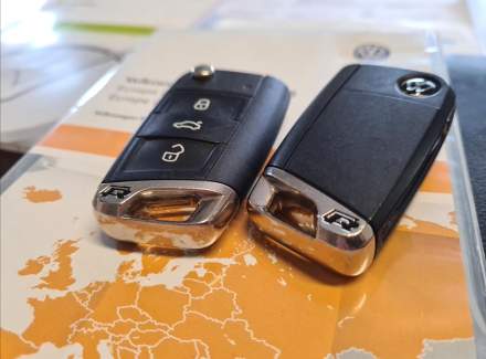 Volkswagen - Golf