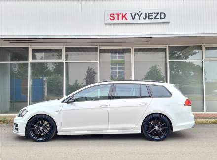 Volkswagen - Golf