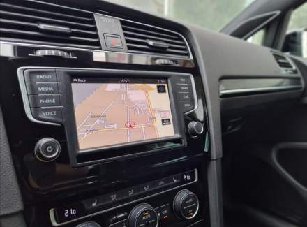 Volkswagen - Golf