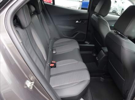 Peugeot - 2008