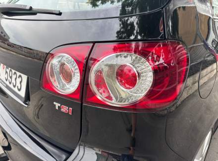 Volkswagen - Golf