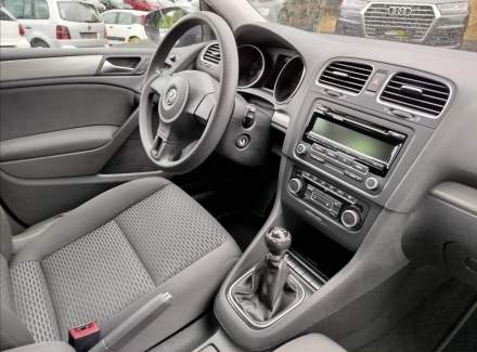 Volkswagen - Golf