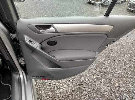 Volkswagen - Golf