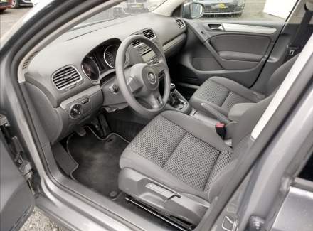 Volkswagen - Golf