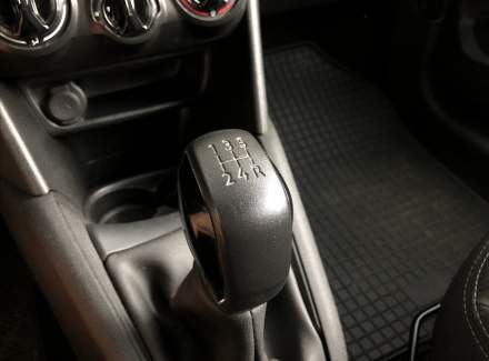 Peugeot - 208
