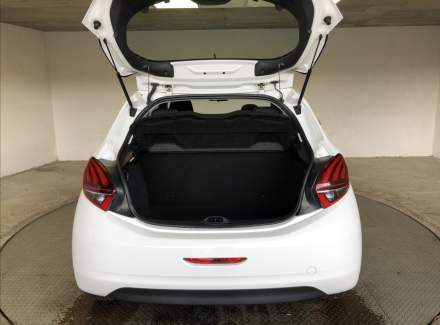 Peugeot - 208