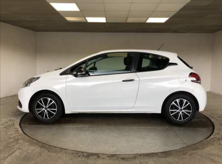 Peugeot - 208