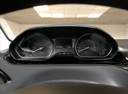Peugeot - 208