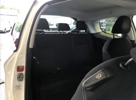 Peugeot - 208