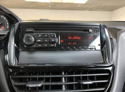 Peugeot - 208