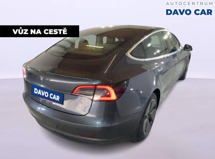 Tesla - Model 3