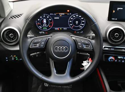 Audi - Q2