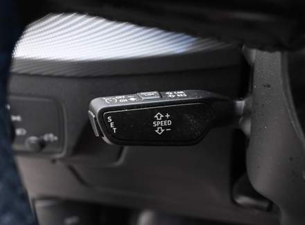 Audi - Q2
