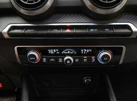 Audi - Q2