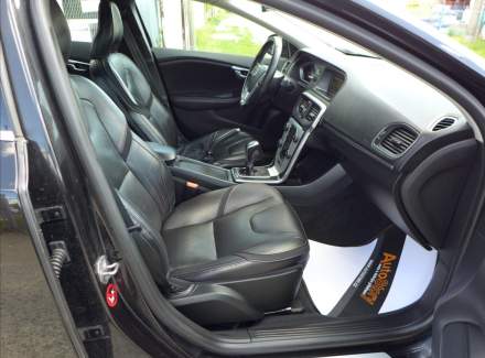 Volvo - V40