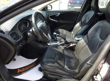 Volvo - V40