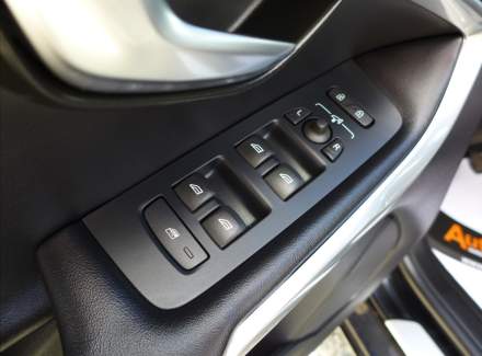Volvo - V40