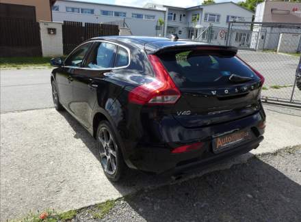 Volvo - V40