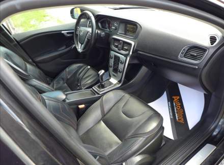 Volvo - V40
