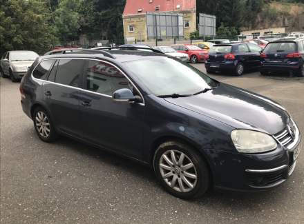 Volkswagen - Golf