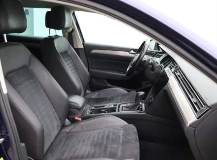Volkswagen - Passat