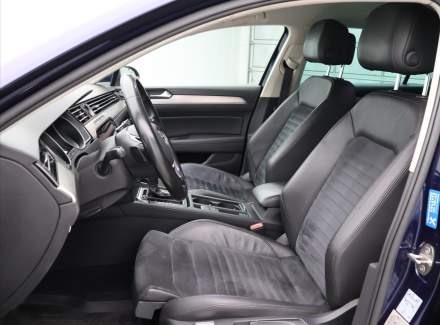 Volkswagen - Passat