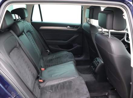 Volkswagen - Passat
