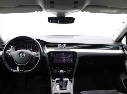 Volkswagen - Passat